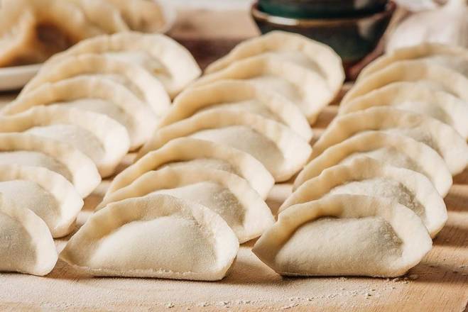 Pork & Pickled Vege Dumpling (猪肉酸菜水饺)